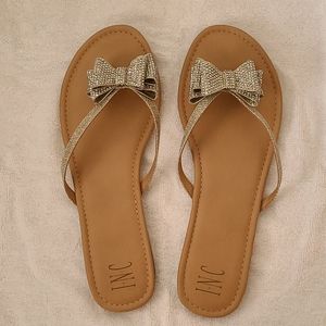 Flat Sandals with bow detail